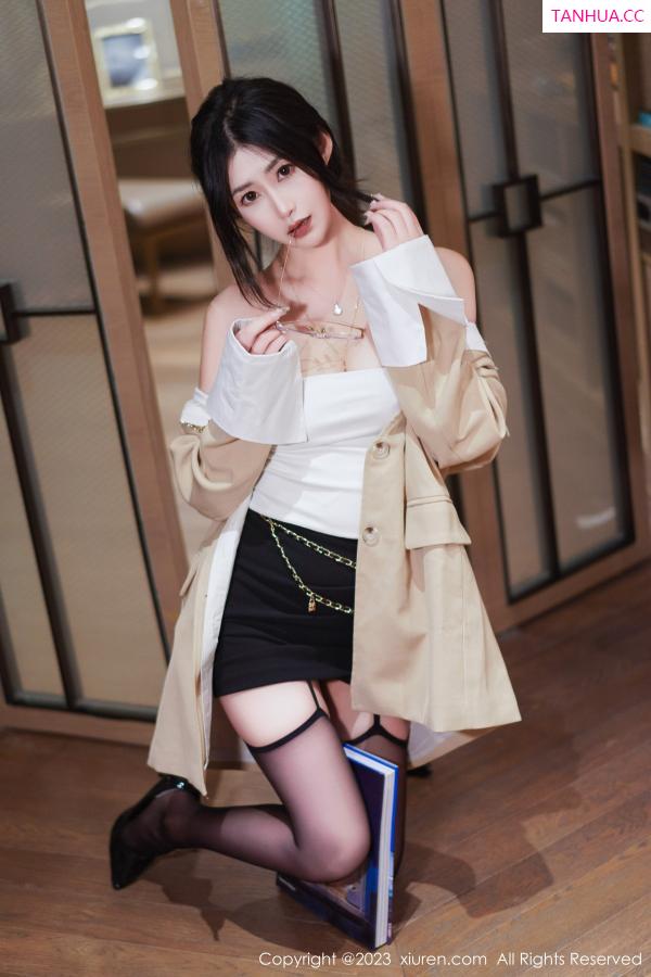 laura阿姣  [XiuRen]高清写真图 2023.01.13 No.6129 laura阿姣 黑丝美腿第11张图片